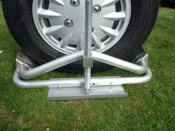 Milenco Aluminium Cale Roue 5 Milenco Aluminium Cale Roue – Image 3